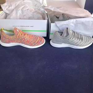 APL women shoes never worn size 7.5 (color pair, silver is sold)